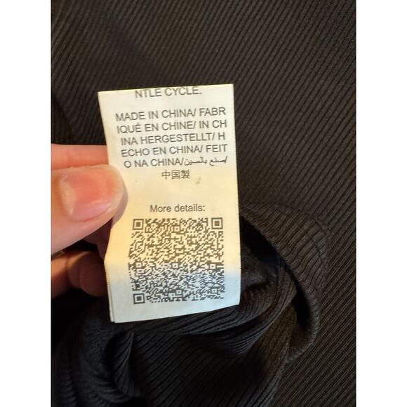 SHEIN Black Ribbed Ruffle Sleeve Crop Top Women’s Size S US 4 Stretchy Knit - Picture 6 of 6